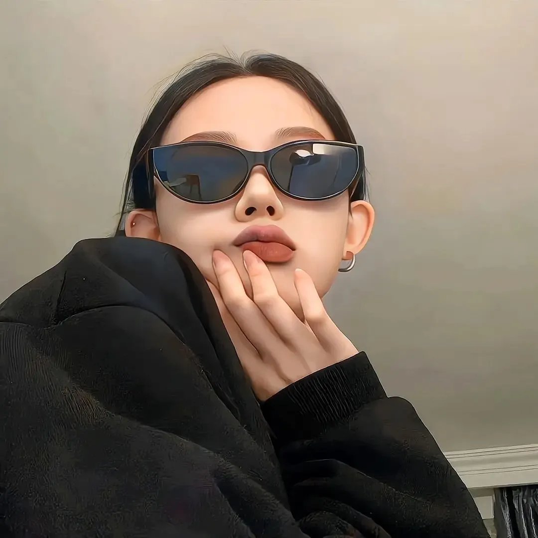 妈妈，抱紧我张小草